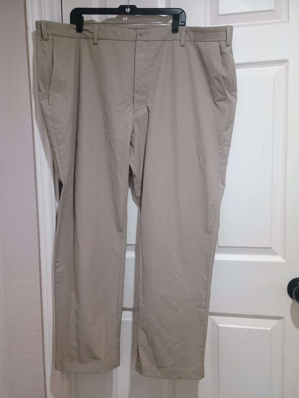 Vineyard Vines Men's Chinos in Navy and Khaki 2 Pair Stretchy Active Size 48x30 - Picture 2 of 9